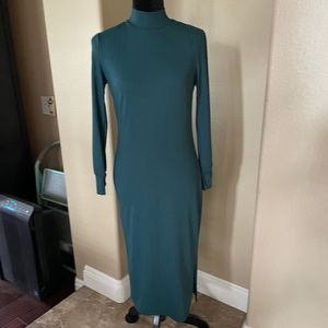Women’s green long sleeve dress